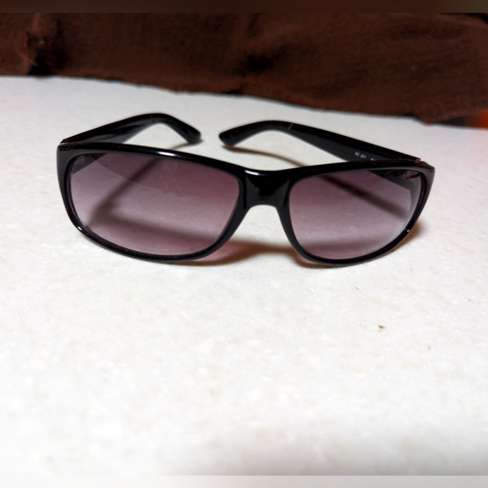 EUC BCBG Maxazria Maya sunglasses. As is condition. See images.